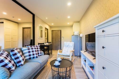 Awesome 1 Bed 1 Bath Apartment With Garden View, Pool, Wifi, Beach