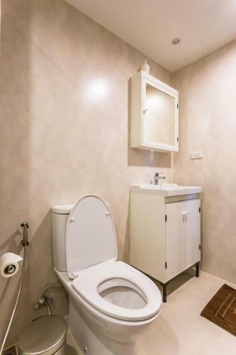 Awesome 1 Bed 1 Bath Apartment With Garden View, Pool, Wifi, Beach