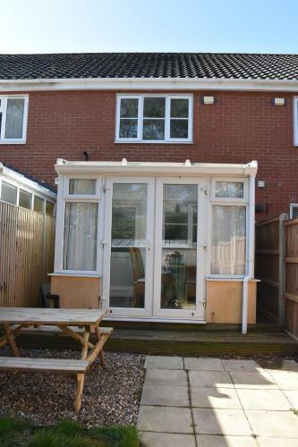 Walsingham Rest - Free Parking - Modern 2 Bed - Marvello Properties