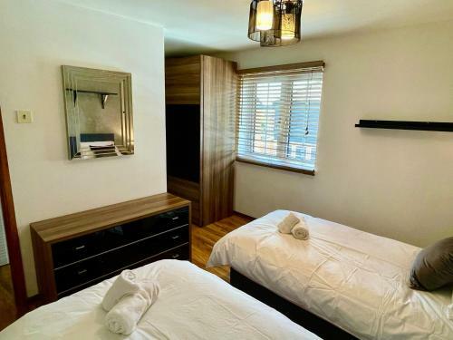 Swafield House - Parking - Modern 2 Bed - Marvello Properties