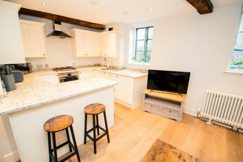 Amazing Location Central Characterful Apartment