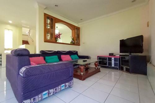 Oyo Home 90241 Villa Home Sibu