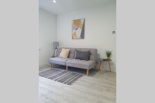 Entire Apartment! 2 Double Beds, Sleeps Upto 4