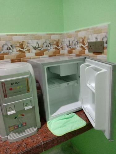 Dyana Inn Transit Rooms