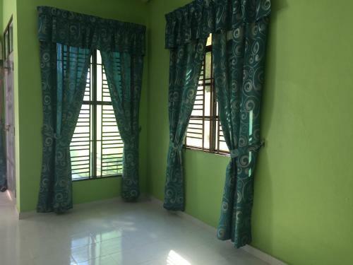 Hostal Famili Homestay