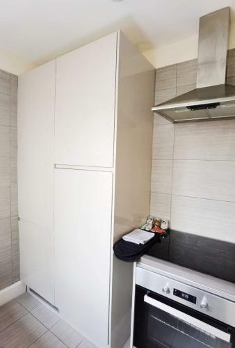 Great House Available For Guests And Contractors Parking And Wifi