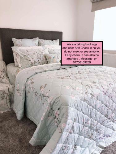 Apartamento Flat 1 Modern Studio Flat With Free Parking, Netflix And Private Entrance