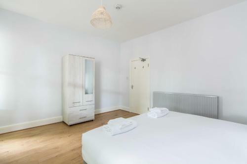 184 Gregory House - Modern And Spacious With Parking