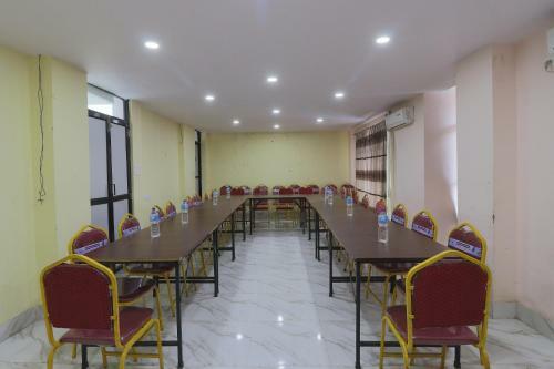 Hotel Spot On 89939 Platinum Inn