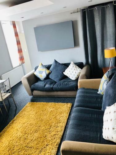 Sherwood Fields Apartment - Spacious, Large And Stylish