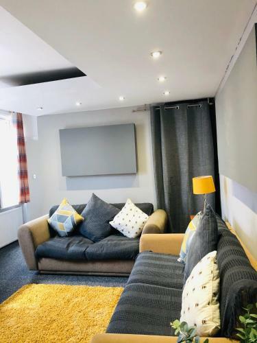 Sherwood Fields Apartment - Spacious, Large And Stylish