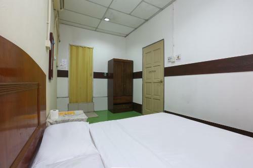 Oyo 89784 Impiana Hotel