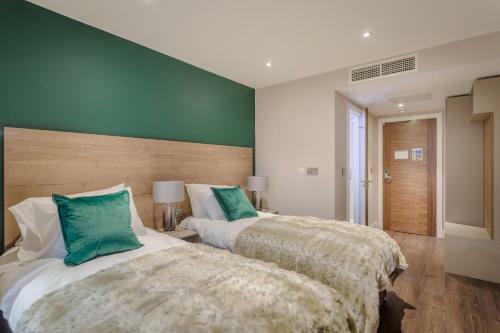 Aparthotel Dwell City Living