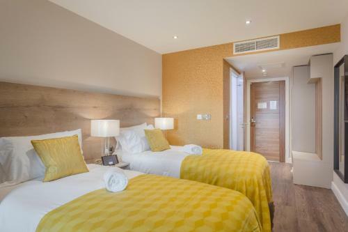 Aparthotel Dwell City Living