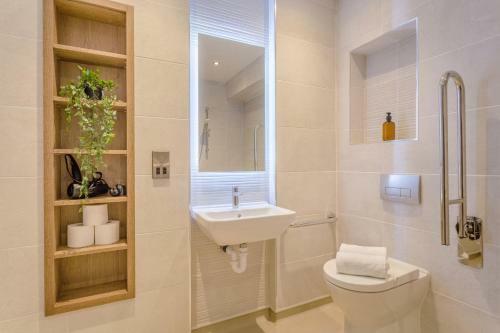 Aparthotel Dwell City Living