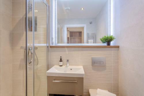 Aparthotel Dwell City Living