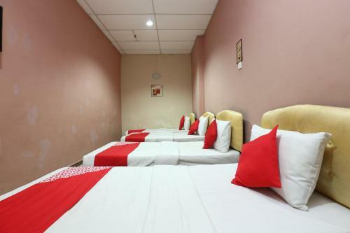 Oyo 89588 Destiny Riverside Hotel
