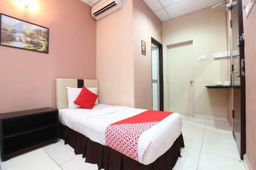 Oyo 89588 Destiny Riverside Hotel