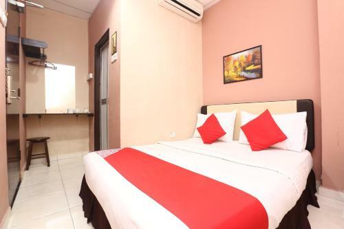 Oyo 89588 Destiny Riverside Hotel