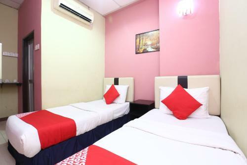 Oyo 89588 Destiny Riverside Hotel