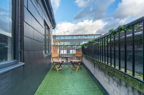 Luxury City Centre Penthouse With Balcony - 2 Bed Apartment