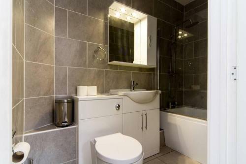 Luxury City Centre Penthouse With Balcony - 2 Bed Apartment