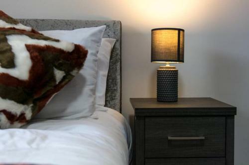 Luxury City Centre Penthouse With Balcony - 2 Bed Apartment