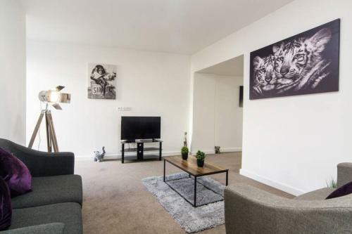 Luxury City Centre Penthouse With Balcony - 2 Bed Apartment