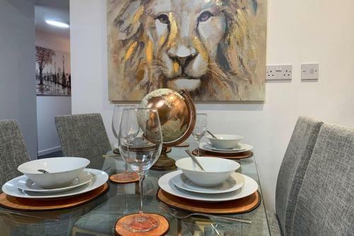 Contemporary 1 Bedroom City Centre Luxury Apartment
