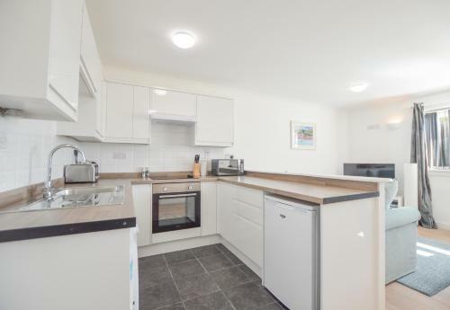 No.8 Westbay Apartment