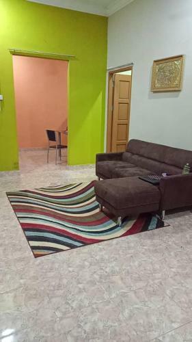 Homestay 3 Bilik Fully Aircond Netflix Private Pool