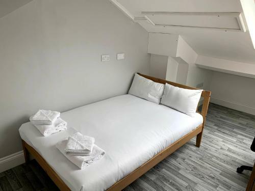 Perfect, Stunning And Work Friendly 5bed Apartment With Parking At Hyson Green