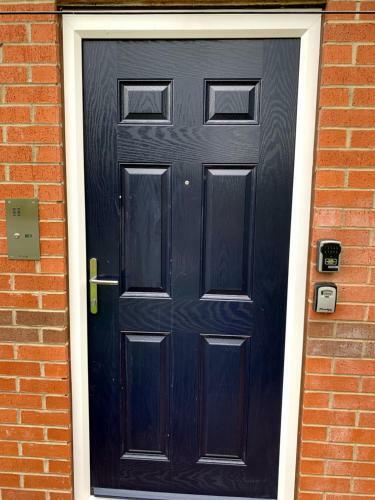 Perfect, Stunning And Work Friendly 5bed Apartment With Parking At Hyson Green