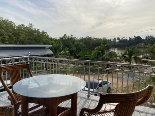 Rumah Tepi Sungai @kb