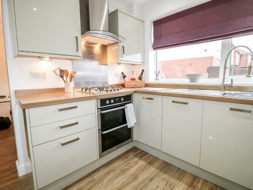 Hollinwell View
