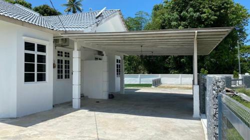 Homestay Aston Garden Kb