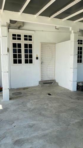 Homestay Aston Garden Kb