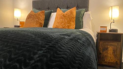 Central Entire House - Sleeps 12!