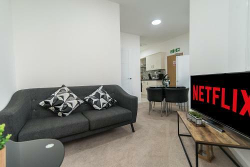 2 Bed City Centre Apartment - Roomy