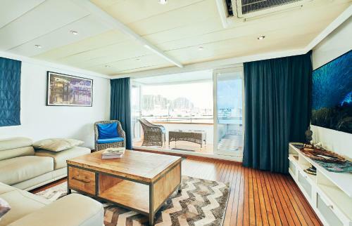 Mv Dannebrog, Stay In Luxury Like A Superyacht