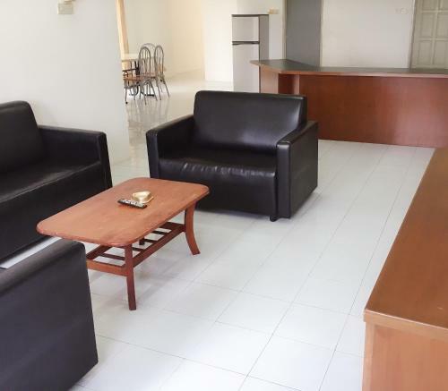 Dindings Pantai Desair Apartment By Dpd