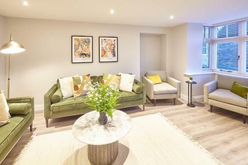 Host & Stay- Graham House