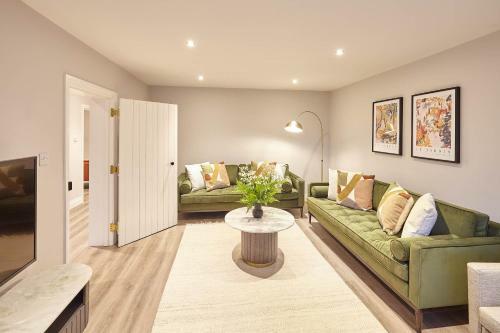 Host & Stay- Graham House