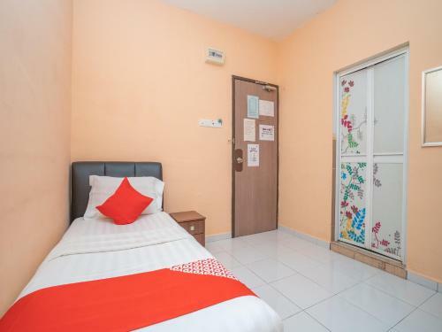 Oyo 89328 Sz Hotel