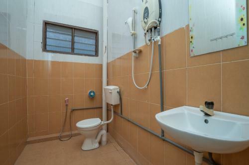 Oyo 89328 Sz Hotel