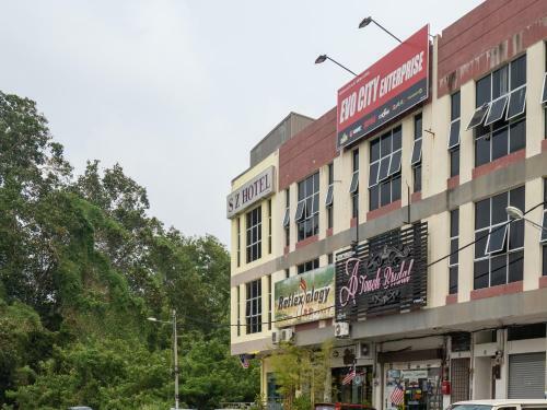 Oyo 89328 Sz Hotel