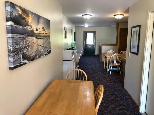 Village Inn Motel