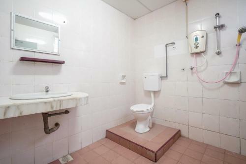 Oyo 44101 Hotel Dj Palace