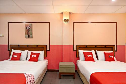 Oyo 44101 Hotel Dj Palace