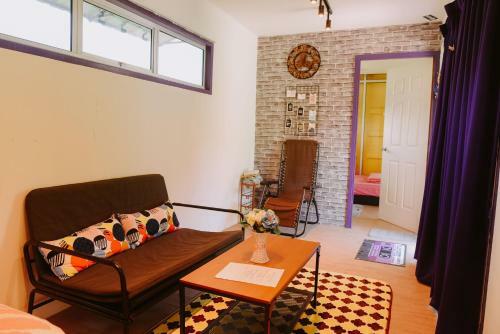 Lodge Yellow Cube Roomstay Kontena